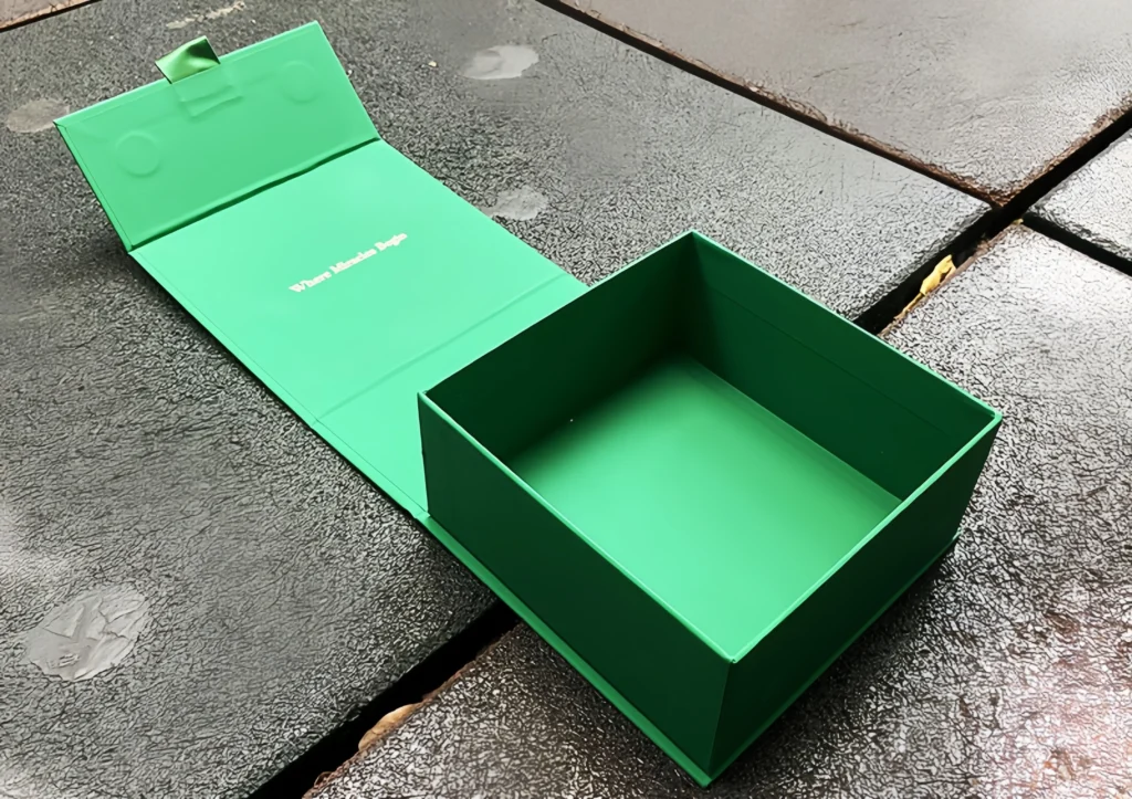 Custom eco friendly paper box for cosmetic packaging with luxury sustainable design