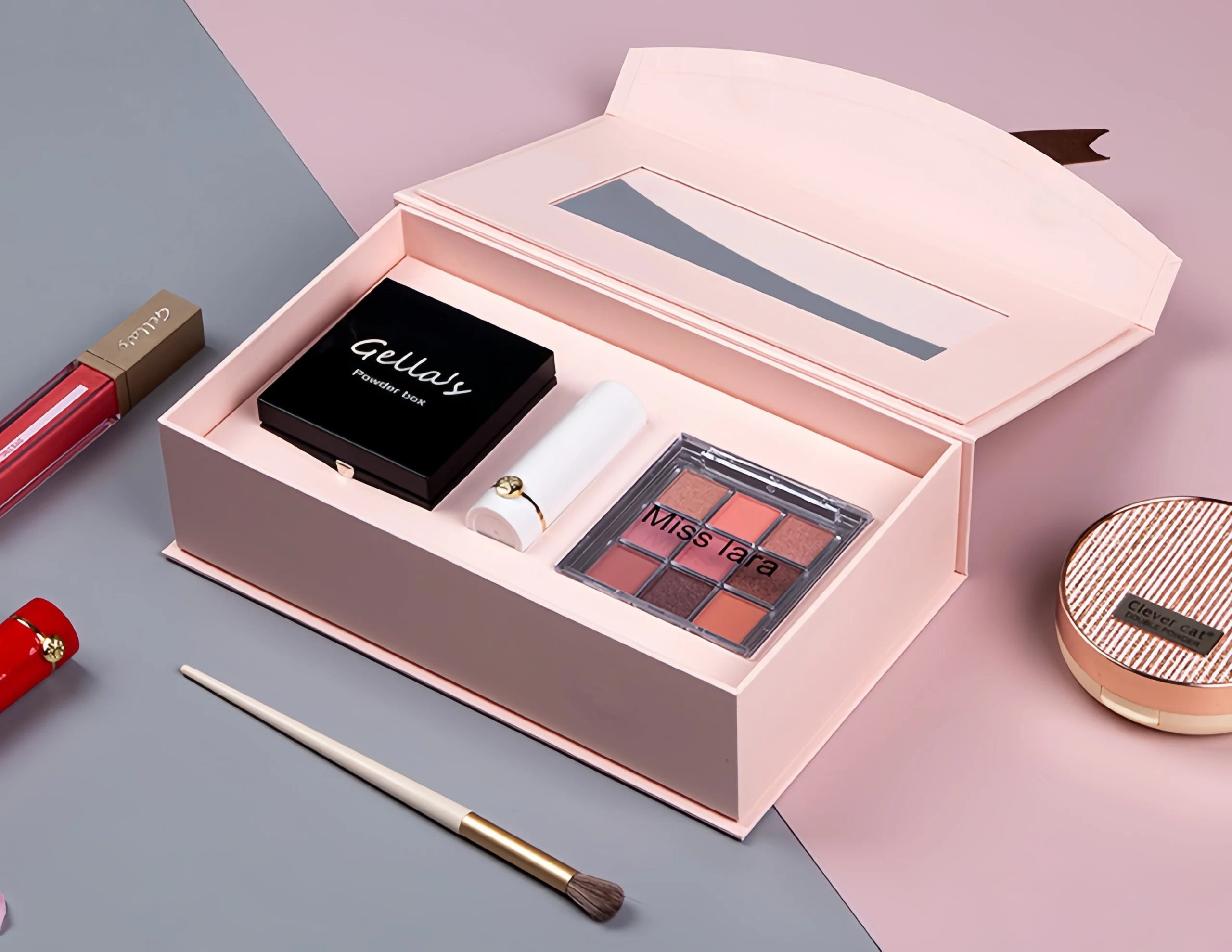 Luxury cosmetic packaging boxes with custom logo printing.